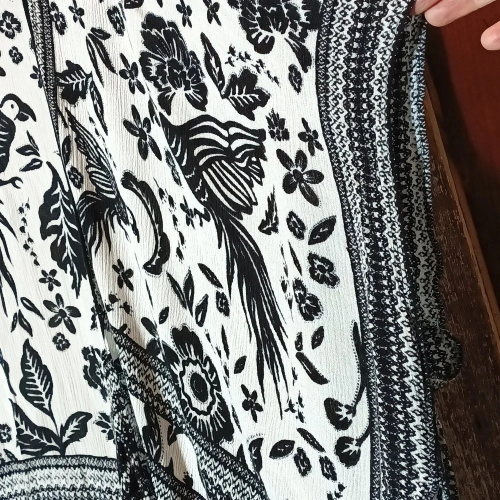Vince Camuto novelty boho quirky kimono black white embroidered tassels os - Picture 6 of 9